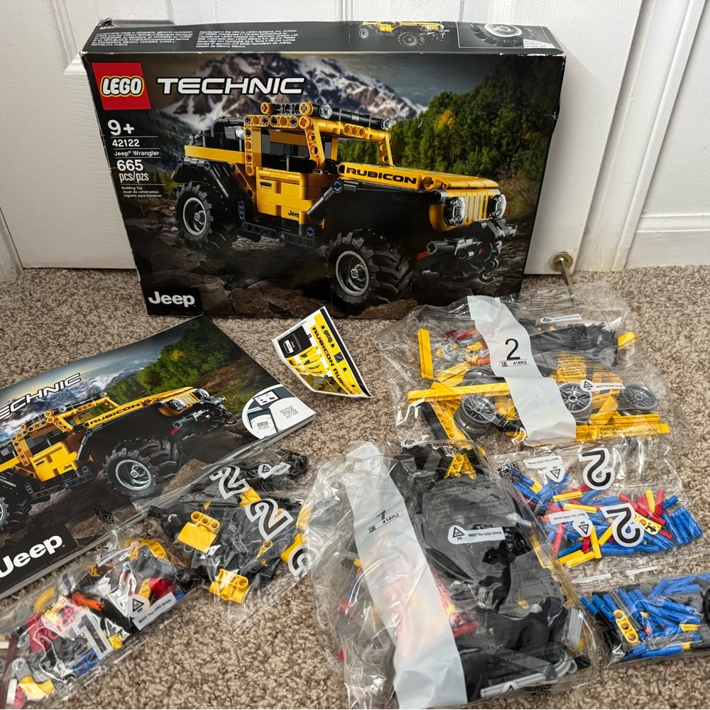 LEGO Technic Jeep Wrangler - Yellow, Black, and Blue